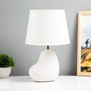 Настольная лампа "Коро" E14 40Вт белый 19х19х32 см