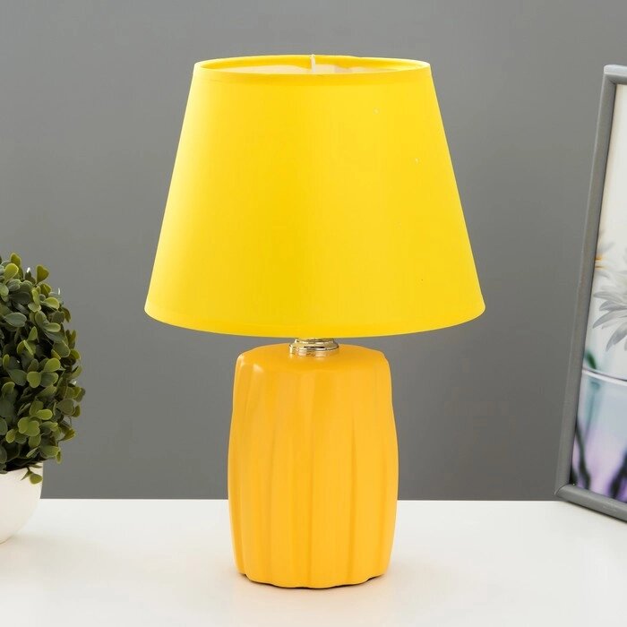 Настольная лампа "Лиана" Е27 40Вт Желтый 23х23х34 см от компании Интернет-гипермаркет «MOLL» - фото 1