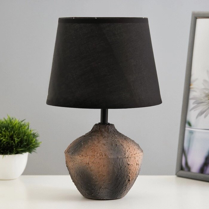 Настольная лампа "Мила" Е14 40Вт коричневый черный 20х20х33см от компании Интернет-гипермаркет «MOLL» - фото 1