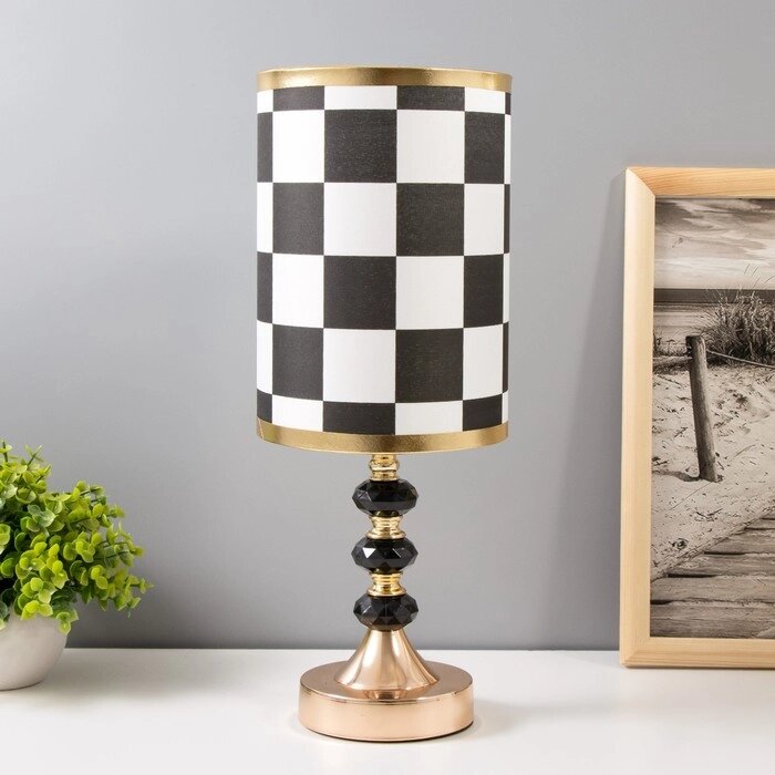 Настольная лампа "Шахматный стиль" Е27 40Вт чёрно-золотой 14х14х40 см от компании Интернет-гипермаркет «MOLL» - фото 1