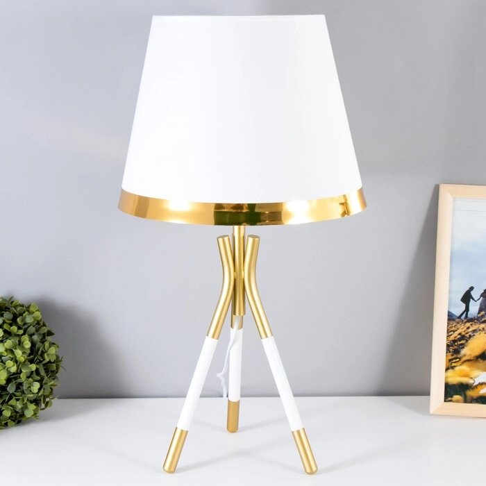 Настольная лампа "Венеция" E27 40Вт бело-золотой 28х28х50 см от компании Интернет-гипермаркет «MOLL» - фото 1