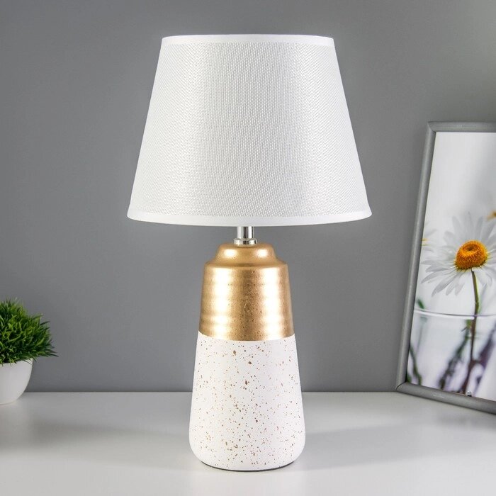 Настольная лампа "Вирсавия" Е14 40Вт бело-золотой 22х22х39 см от компании Интернет-гипермаркет «MOLL» - фото 1