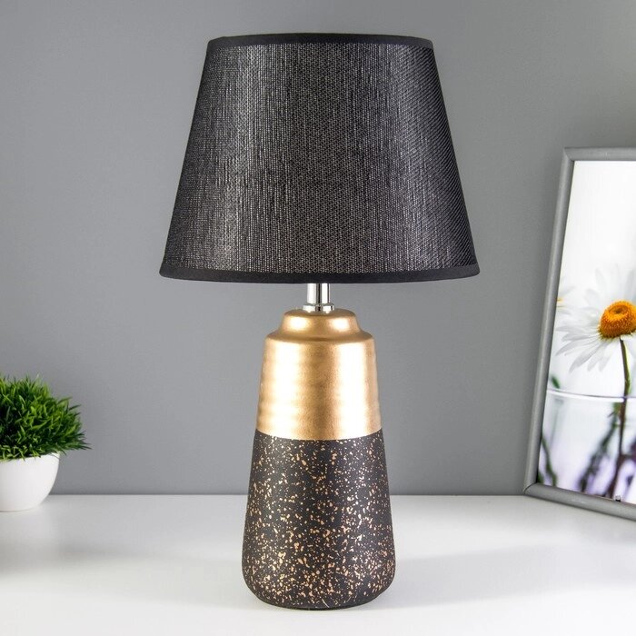 Настольная лампа "Вирсавия" Е14 40Вт черно-золотой 22х22х39 см от компании Интернет-гипермаркет «MOLL» - фото 1