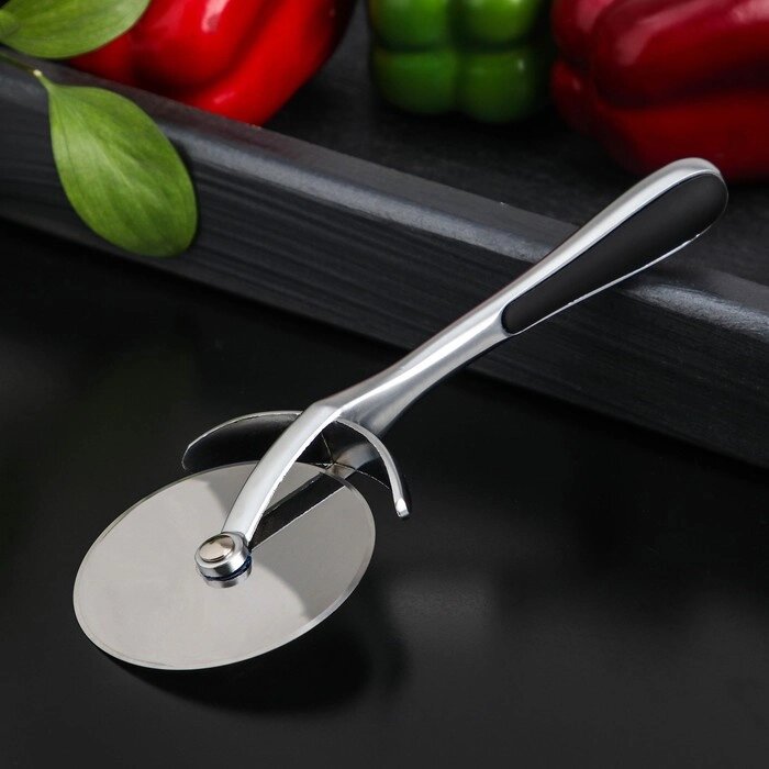 Нож для пиццы и теста Magistro Dali, нержавеющая сталь от компании Интернет-гипермаркет «MOLL» - фото 1