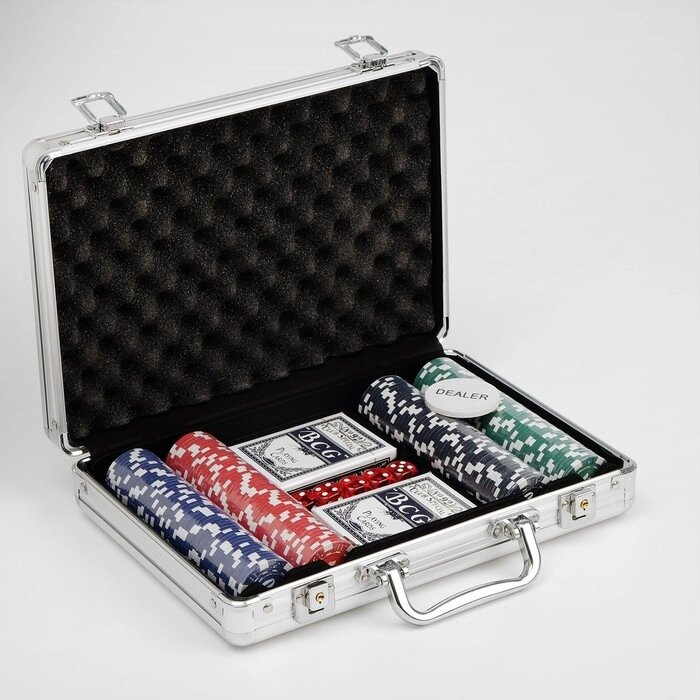 Покер в металлическом кейсе (карты 2 колоды, фишки 200 шт, 5 кубиков), 20.5х29 см от компании Интернет-гипермаркет «MOLL» - фото 1