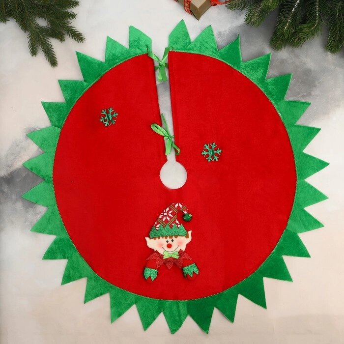 Полянка под ёлку "Новогодние сюрпризы" гномик и снежинки, d-60 см, красно-зелёный от компании Интернет-гипермаркет «MOLL» - фото 1