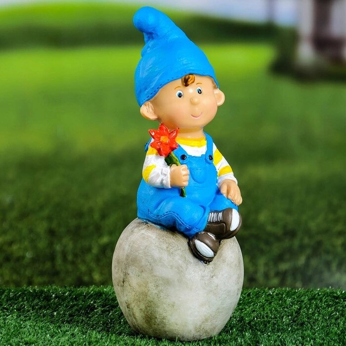 Садовая фигура "Мальчик на шаре" от компании Интернет-гипермаркет «MOLL» - фото 1