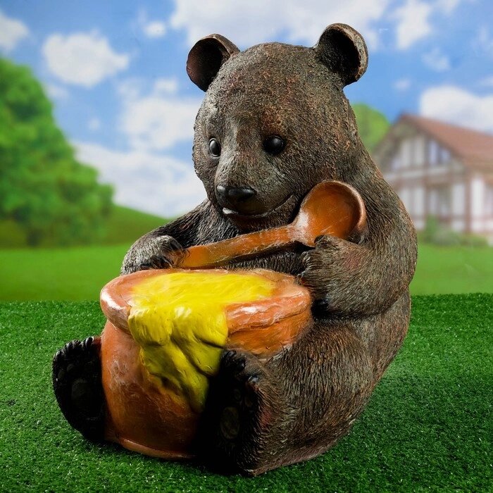 Садовая фигура "Медвежонок с медом Жадина" 43 см от компании Интернет-гипермаркет «MOLL» - фото 1