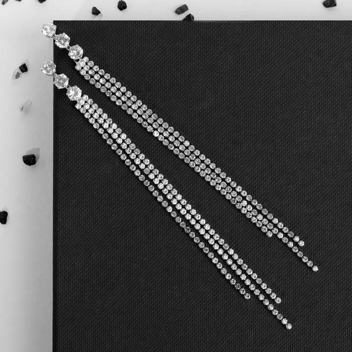 Серьги висячие со стразами "Капель" три нити, цвет белый в серебре от компании Интернет-гипермаркет «MOLL» - фото 1