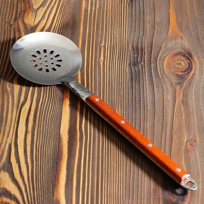 Шумовка для казана узбекская 40см, с деревянной ручкой от компании Интернет-гипермаркет «MOLL» - фото 1