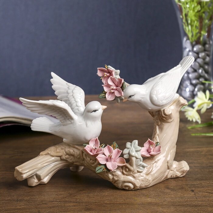 Сувенир керамика "Две птички на ветке с цветами" 14х21х9 см от компании Интернет-гипермаркет «MOLL» - фото 1