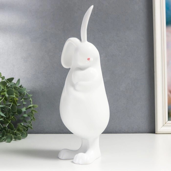 Сувенир полистоун "Белый кроль обнимает сердечко" 31х11х12 см от компании Интернет-гипермаркет «MOLL» - фото 1