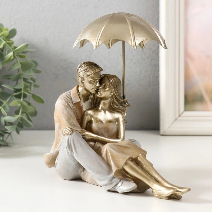 Сувенир полистоун "Влюблённая пара под зонтом - нежность" бежевый 18х18х10 см от компании Интернет-гипермаркет «MOLL» - фото 1