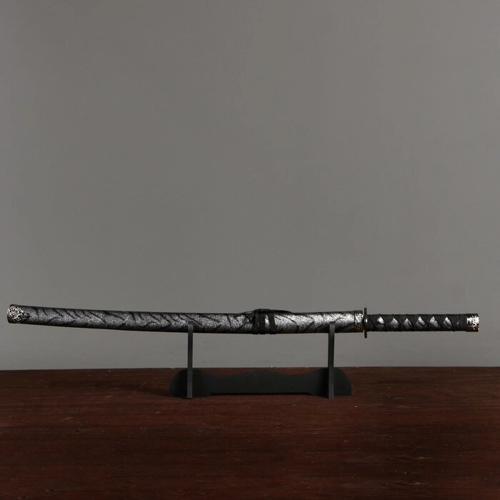 Сувенирное оружие "Катана на подставке", серые ножны под зебру, 89см от компании Интернет-гипермаркет «MOLL» - фото 1