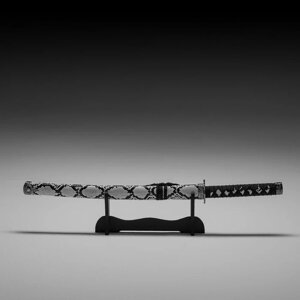 Сувенирное оружие "Катана на подставке", серые ножны под змеиную кожу, 70 см