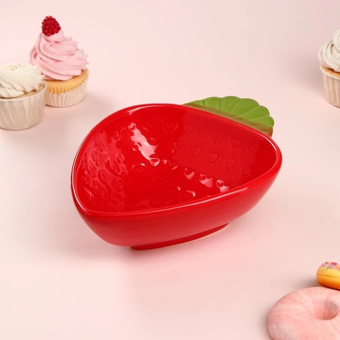 Тарелка "Клубника", керамика, красная, 24 см, Иран от компании Интернет-гипермаркет «MOLL» - фото 1