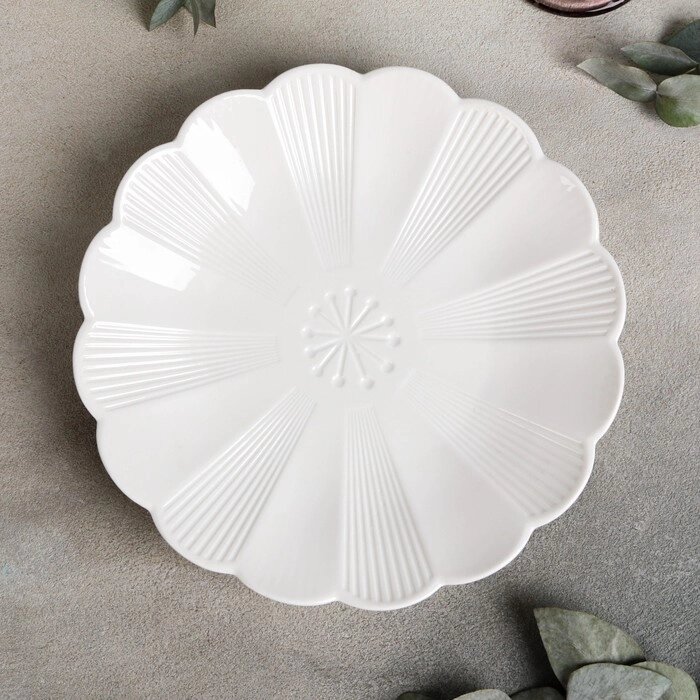 Тарелка Magistro "Ромашка", обеденная, d=24 см, фарфор, цвет белый от компании Интернет-гипермаркет «MOLL» - фото 1