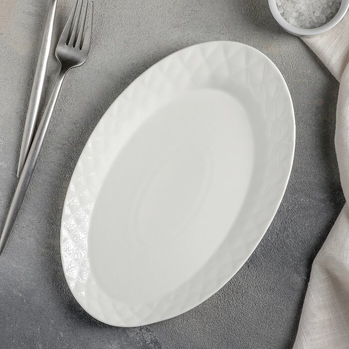 Тарелка обеденная Magistro "Блик", 2516,51,5 см, цвет белый от компании Интернет-гипермаркет «MOLL» - фото 1