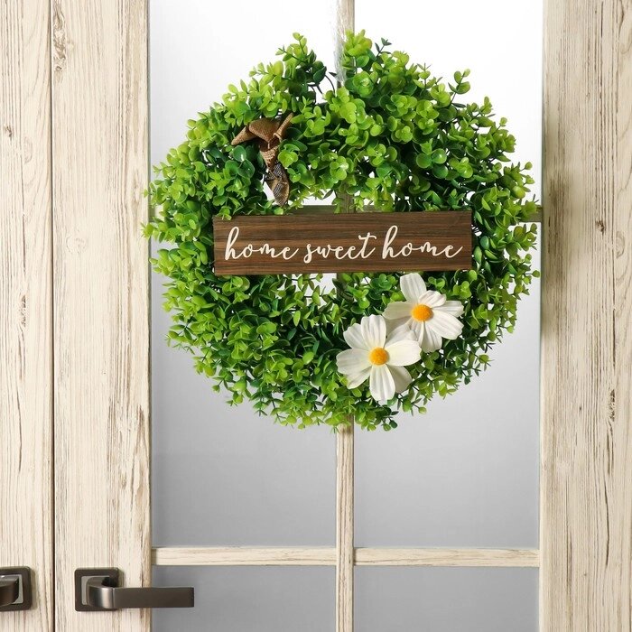 Венок на дверь интерьерный "С белыми цветами и табличкой" 44х8х44 см от компании Интернет-гипермаркет «MOLL» - фото 1