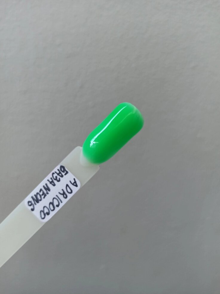 База для гель-лака камуфлирующая цветная AdriCoco Neon Base 06 Зелёное киви от компании Интернет-магазин BeautyShops - фото 1