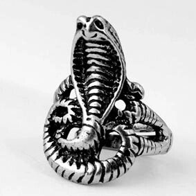 Кольцо Кобра безразмерное, металл, цвет серебр.