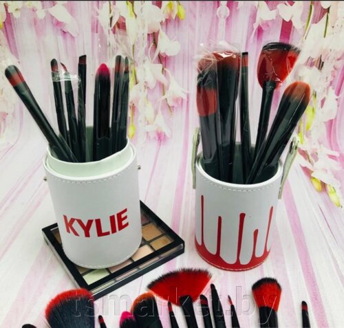 Набор кистей для макияжа в тубусе KYLIE RED/Black, RED/White 12 шт Белый тубус.