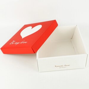 Подарочная коробочка с сердцем "Be my love"Будь моей любовью) 23,5*23,5,5*9,5 см.