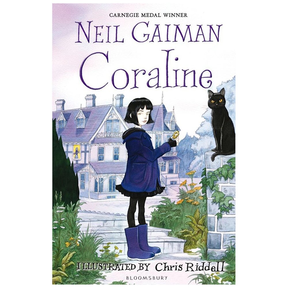 Книга на английском языке "Coraline", Neil Gaiman, Chris Riddell от компании «Офистон маркет» - фото 1