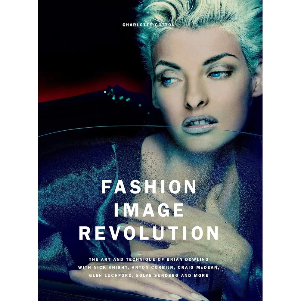 Книга на английском языке "Fashion Image Revolution", Charlotte Cotton от компании «Офистон маркет» - фото 1