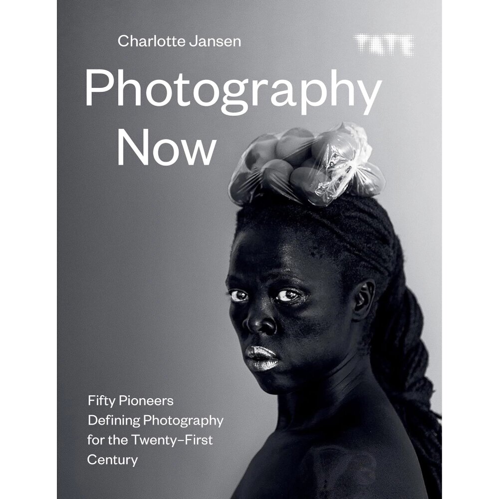 Книга на английском языке "Photography Now. Fifty Pioneers Defining Photography for the Twenty-First Century", от компании «Офистон маркет» - фото 1