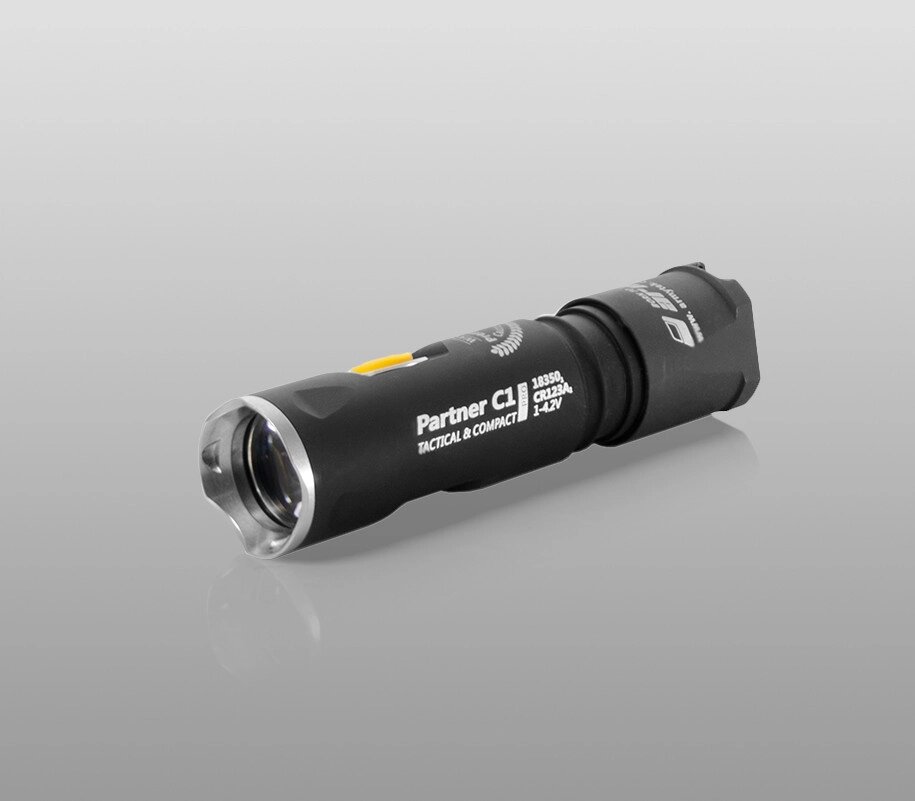 Фонарь Armytek Partner C1 Pro XP-L Warm от компании ЧТУП «АннаДекор» - фото 1