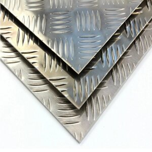 Лист алюминиевый рифленый квинтет, размер 4.0x1200х3000 мм.