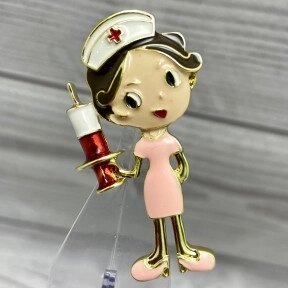 Бижутерия брошь Медсестра с уколом 5 см Розовая от компании ART-DECO МАРКЕТ - магазин товаров для дома - фото 1