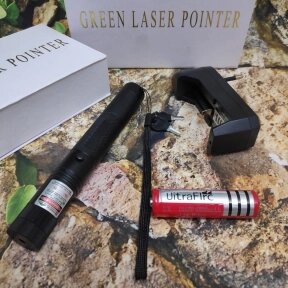 Лазерная указка Green Laser Pointer 303 с ключом SD-Lazer 303, черный корпус от компании bel-ok - магазин товаров для дома - фото 1