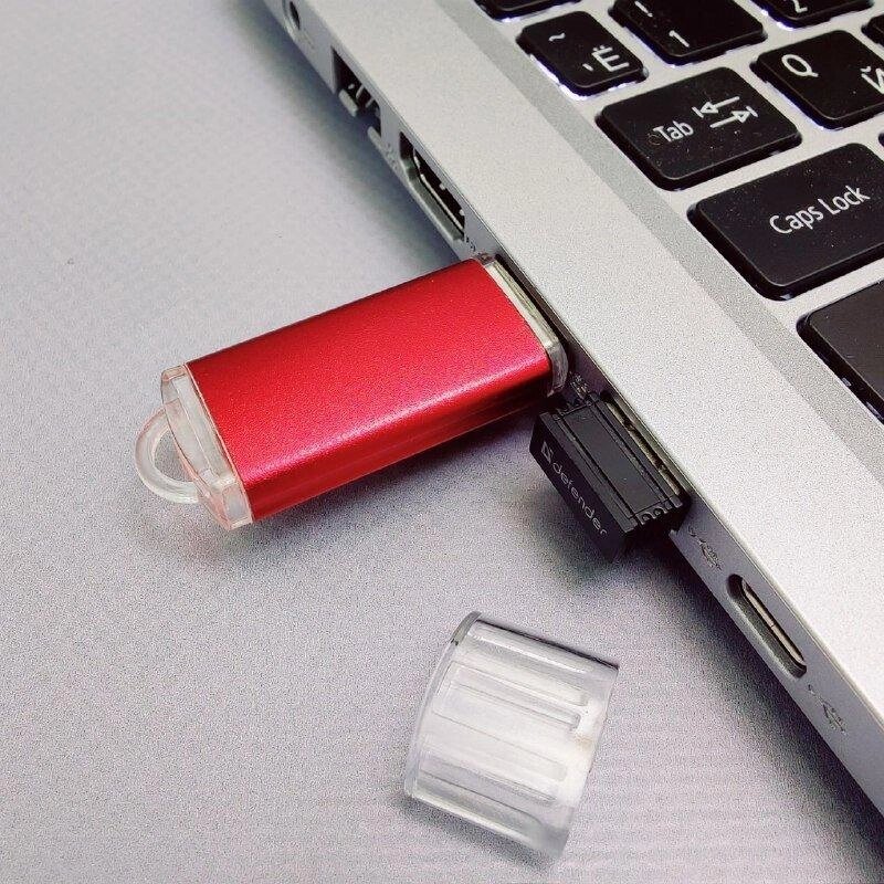 USB накопитель (флешка)  Classic  Comfort металл / пластик, 16 Гб. Красная от компании ART-DECO МАРКЕТ - магазин товаров для дома - фото 1