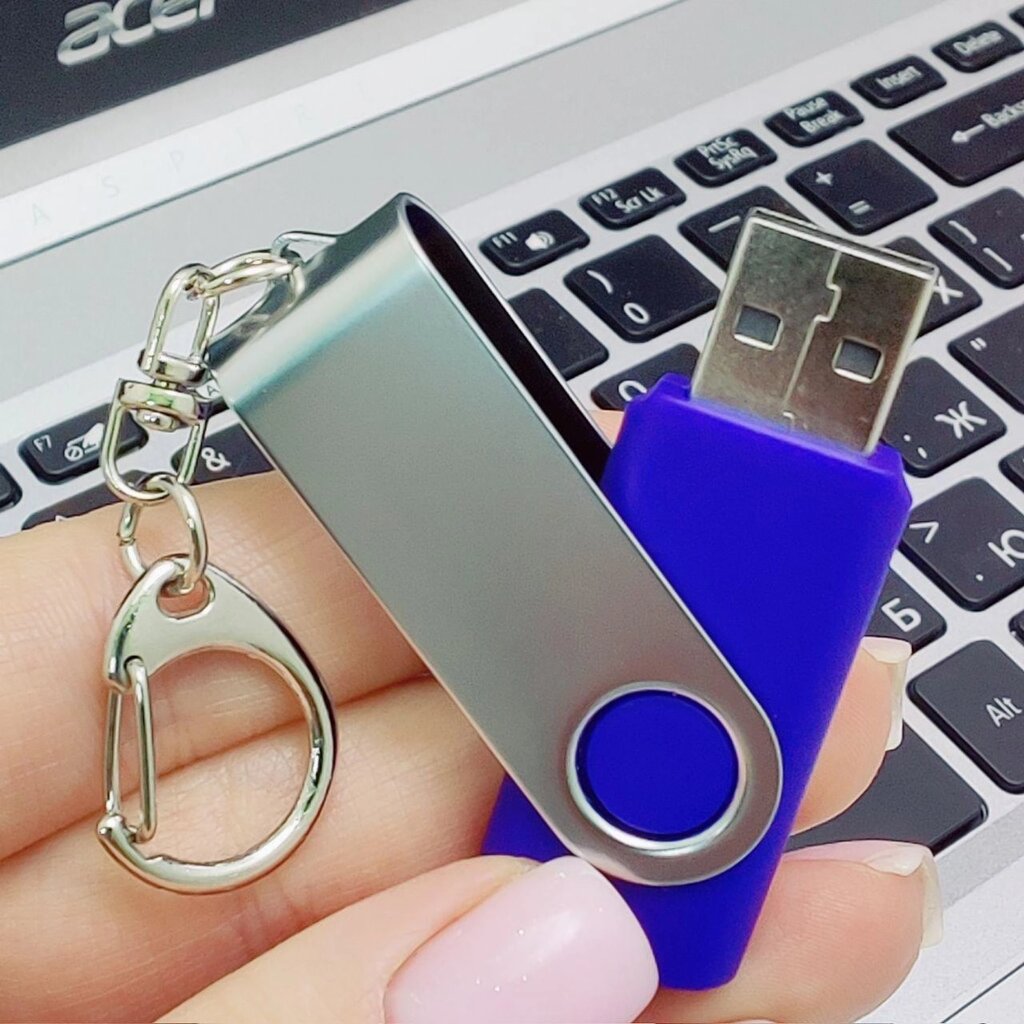 USB  накопитель с брелком (флешка) Twist , 32. Гб. Синяя от компании ART-DECO МАРКЕТ - магазин товаров для дома - фото 1