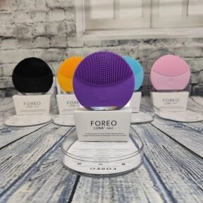 Вибрирующая силиконовая щетка для нежной очистки кожи лица Foreo LUNA mini 2 Фиолетовая от компании bel-ok - магазин товаров для дома - фото 1