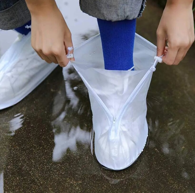 Защитные чехлы (дождевики, пончи) для обуви от дождя и грязи с подошвой цветные, Белые р-р 41-42 (XL) от компании ART-DECO МАРКЕТ - магазин товаров для дома - фото 1