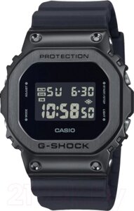 Часы наручные мужские Casio GM-5600UB-1E