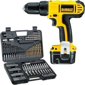 Дрель-шуруповерт аккумуляторная DeWALT DC740KB (Германия) + Набор оснастки из 109 предметов