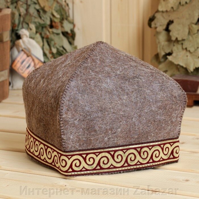 Шапка для бани "Тюбетейка", коричневая с красной отделочной лентой от компании Интернет-магазин Zabazar - фото 1